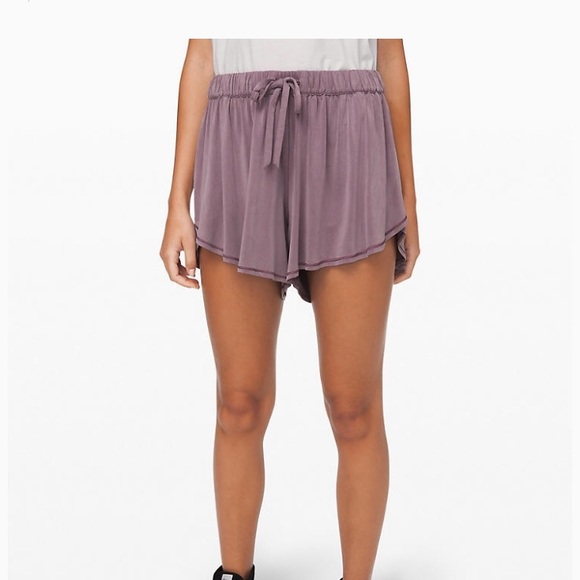 JF20,lululemon flow in elegance short 